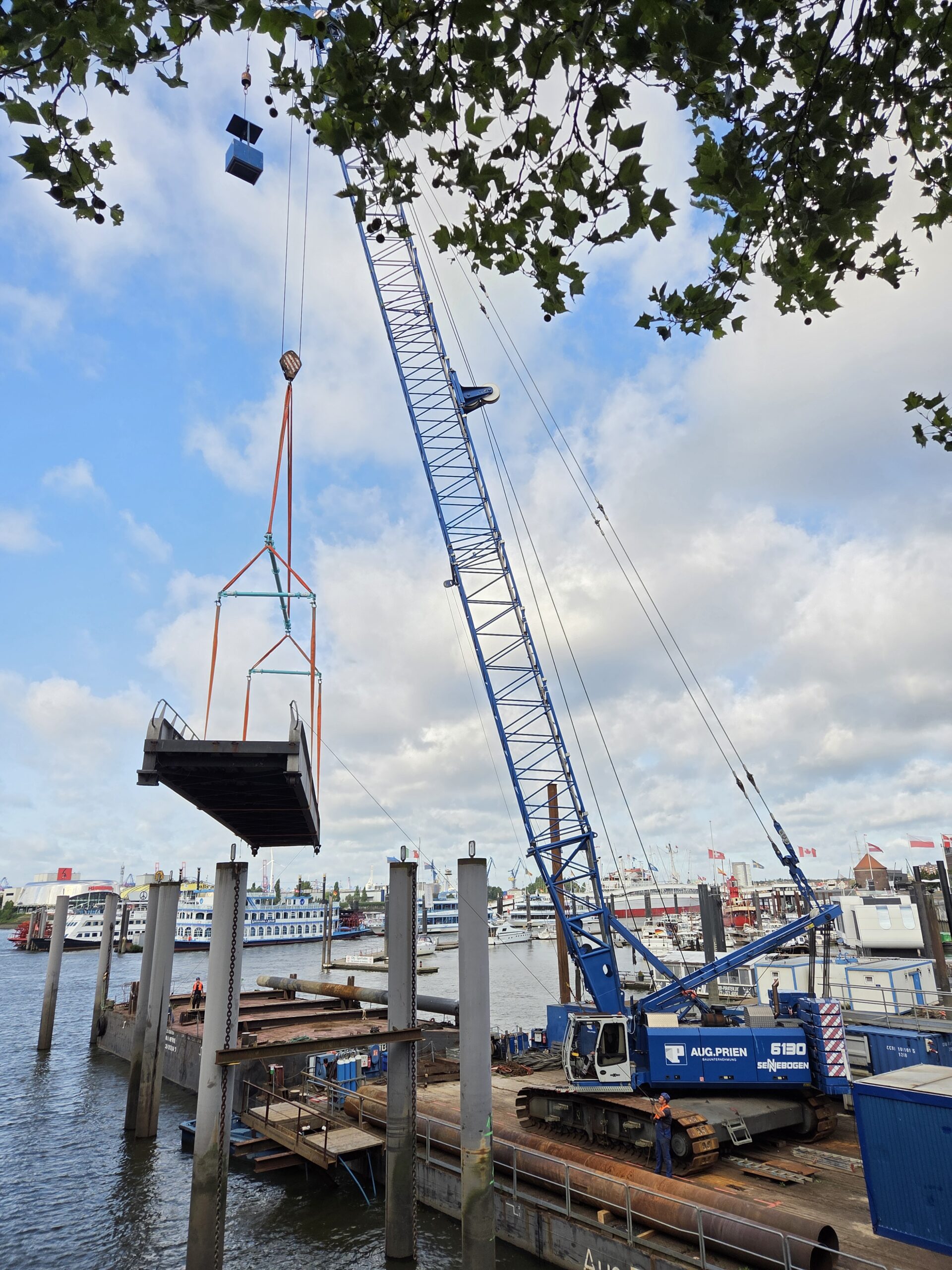 Multisec Modular Spreader Beams Support Firefighting Pontoon Relocation in Hamburg