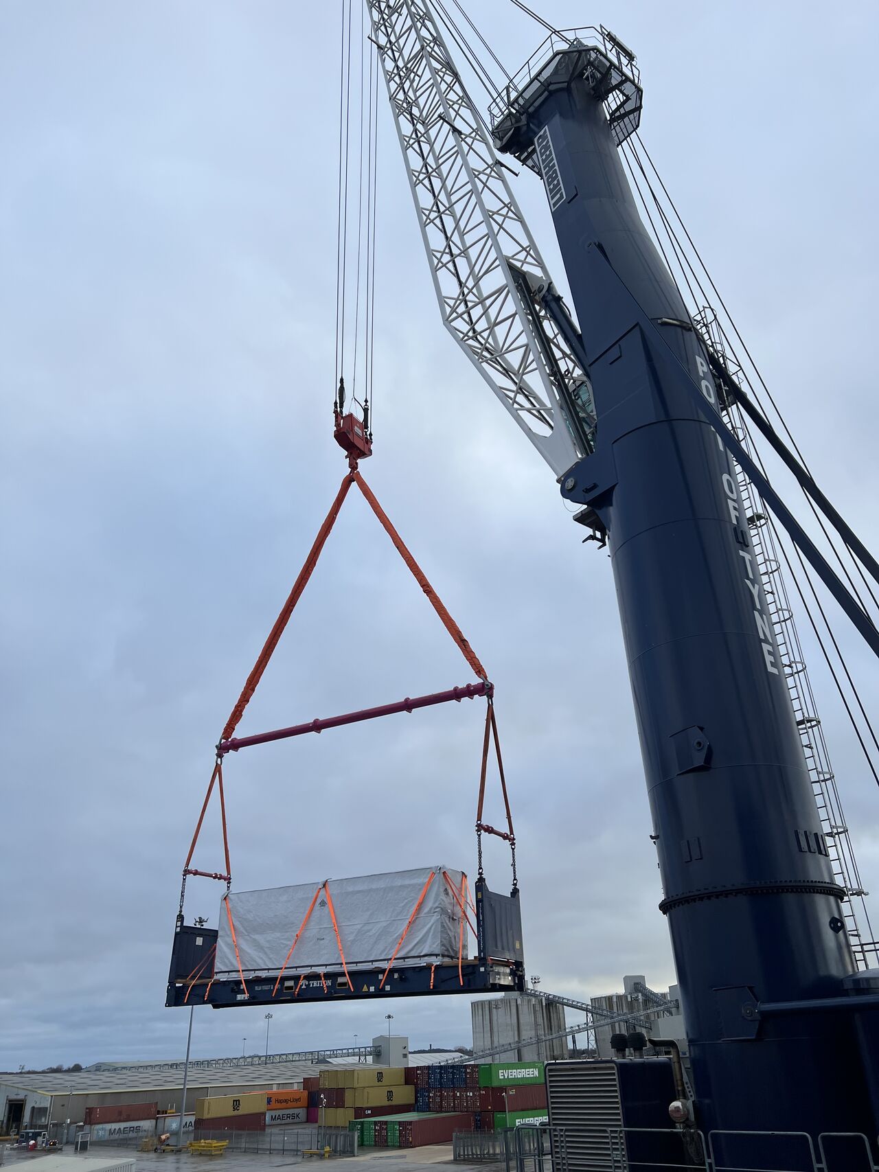 Heavy lifting operation using Multisec equipment at Port of Tyne